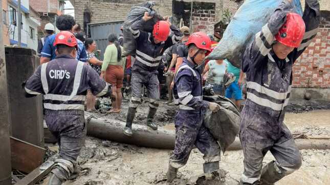 Prórroga del estado de emergencia en distritos de ocho regiones para reforzar la capacidad de respuesta ante lluvias intensas