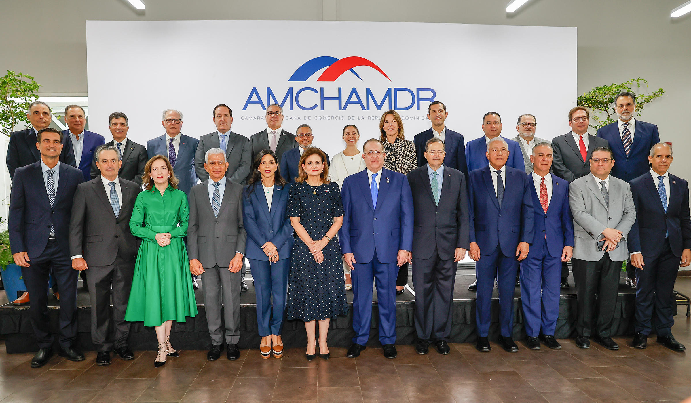 Ministro de Hacienda y Economía destaca compromiso del Gobierno con el crecimiento económico