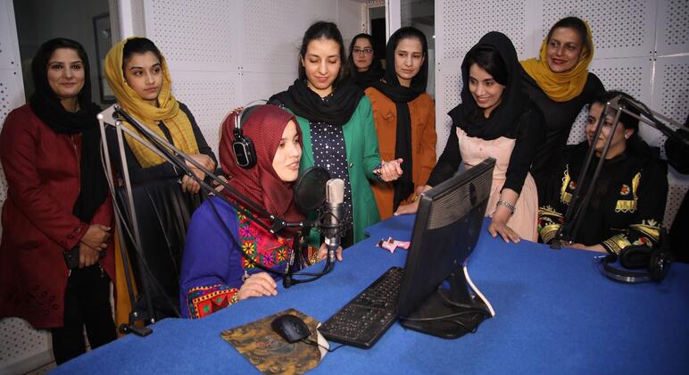 Radio Begum, un espacio público para mujeres en Afganistán