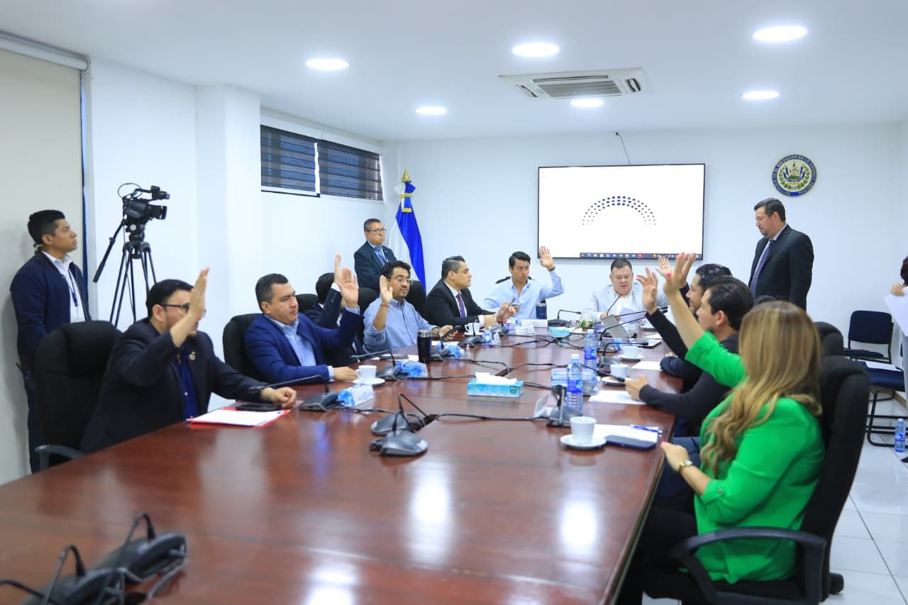 Comisión respalda incorporar fondos a CEPA para avanzar en la construcción del Aeropuerto del Pacífico