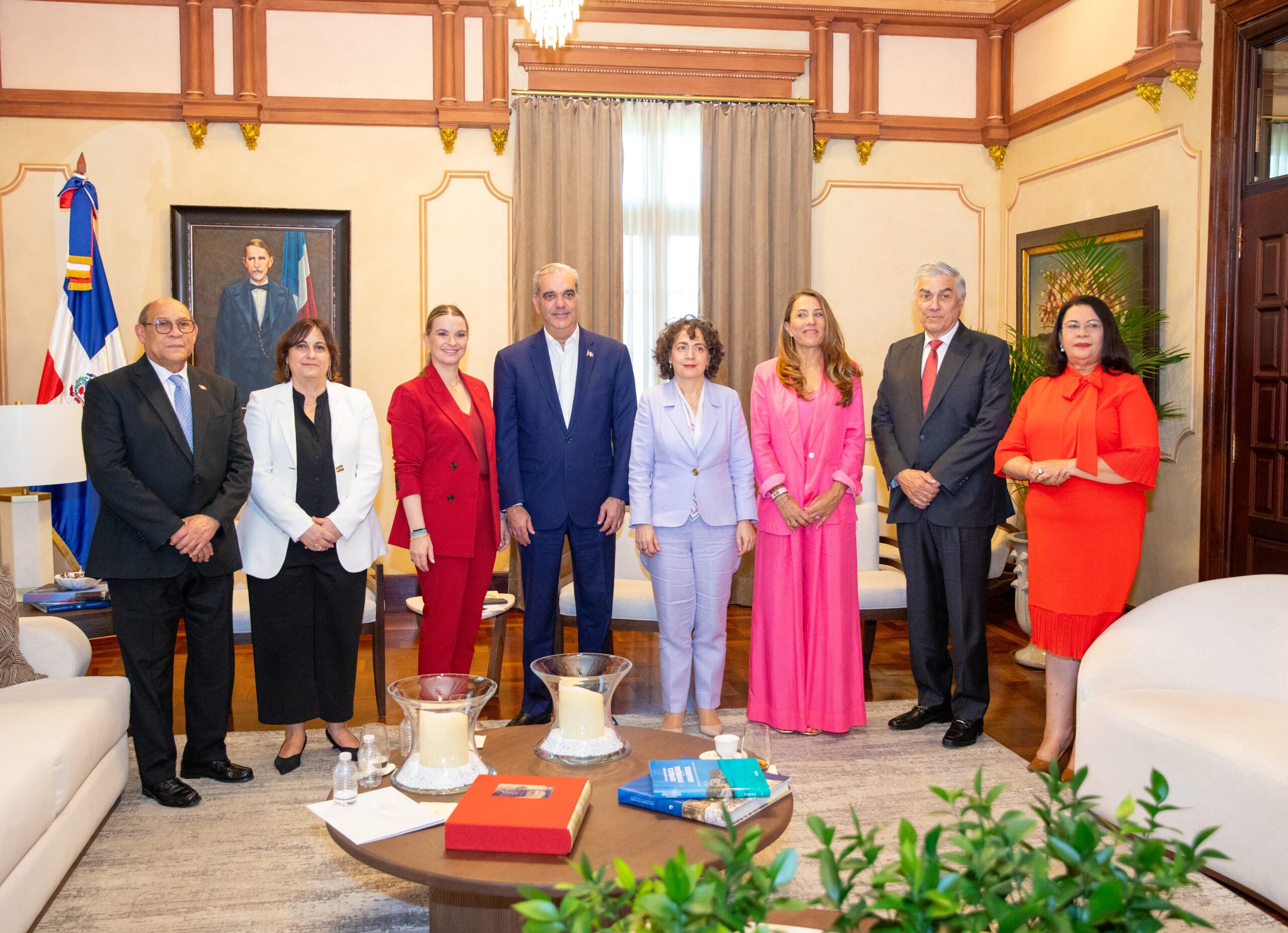 Presidente Abinader recibe en el Palacio Nacional a Margalida Prohens Rigo, presidenta del Gobierno de las Islas Baleares, en visita de cortesía