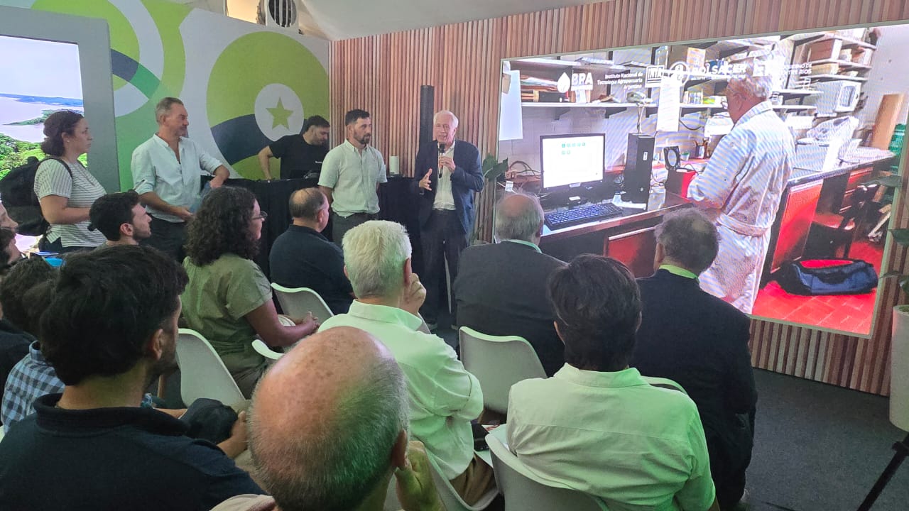 Entre Ríos presentó en Expoagro un laboratorio para detectar el patógeno responsable del achaparramiento del maíz