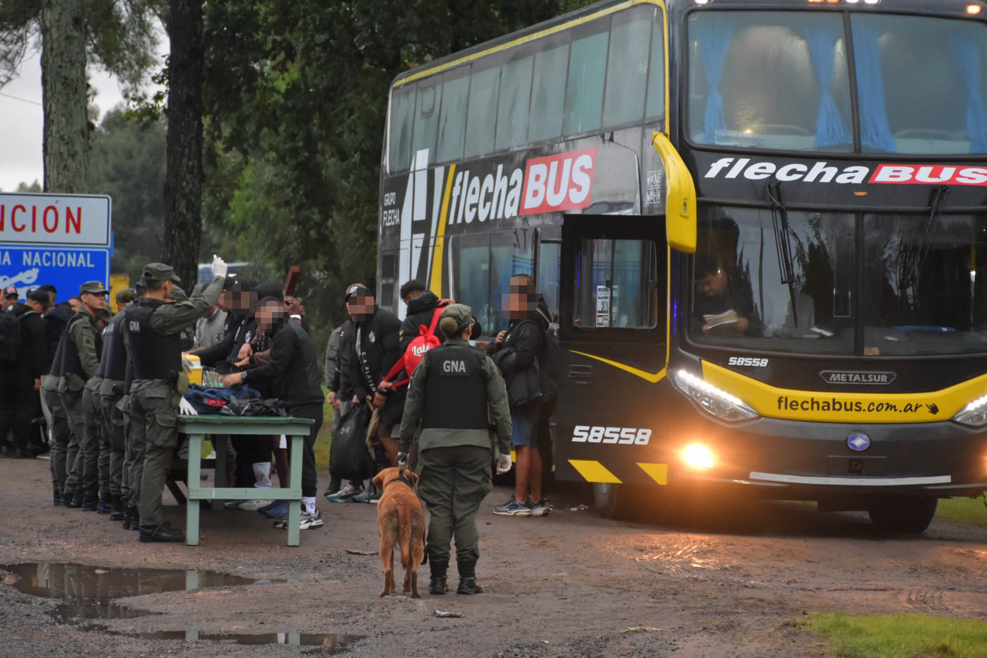 Dispositivos de seguridad en transportes públicos vinculados a eventos de fútbol en pasos fronterizos de Formosa, Entre Ríos, Jujuy y Salta