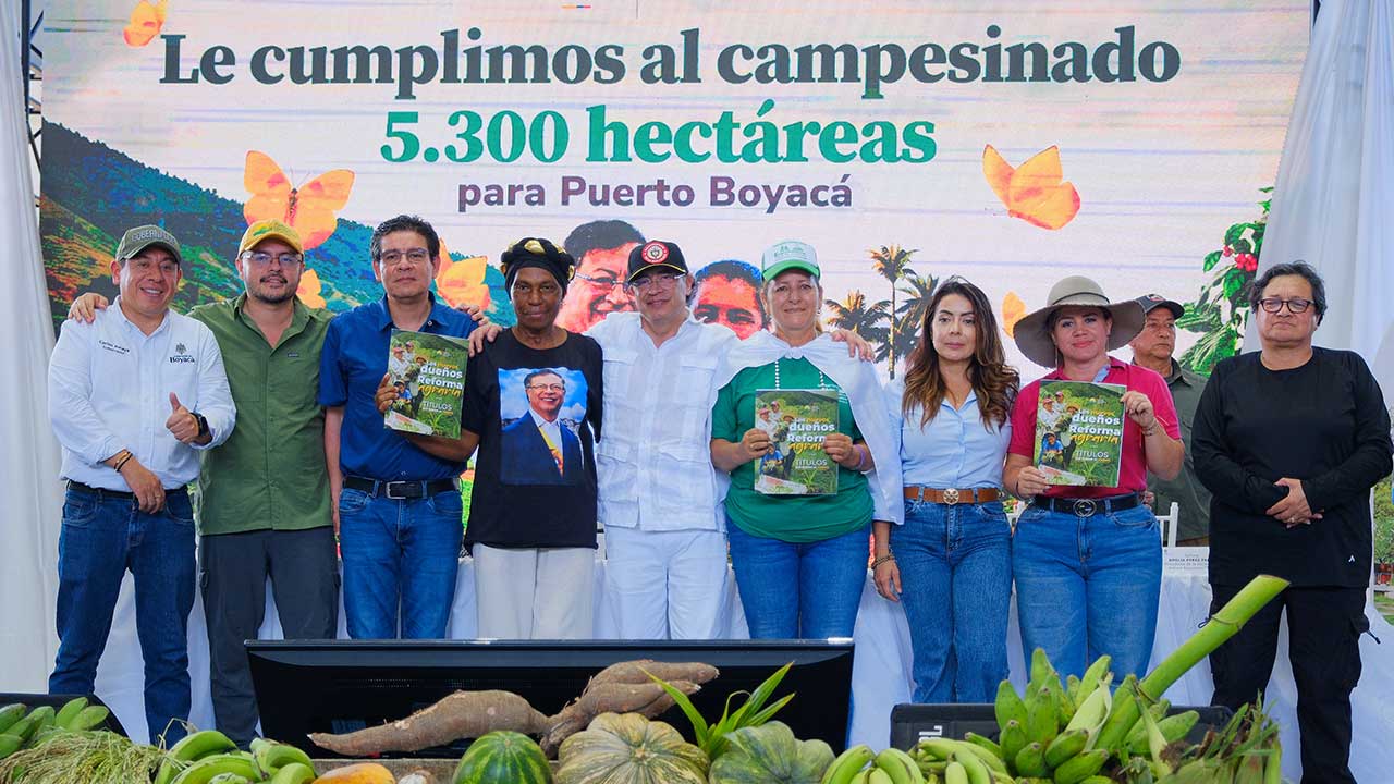 Presidente de Colombia a grupos armados en Puerto Boyacá: “Dejen de agarrarse con troncos, aquí está la salida”