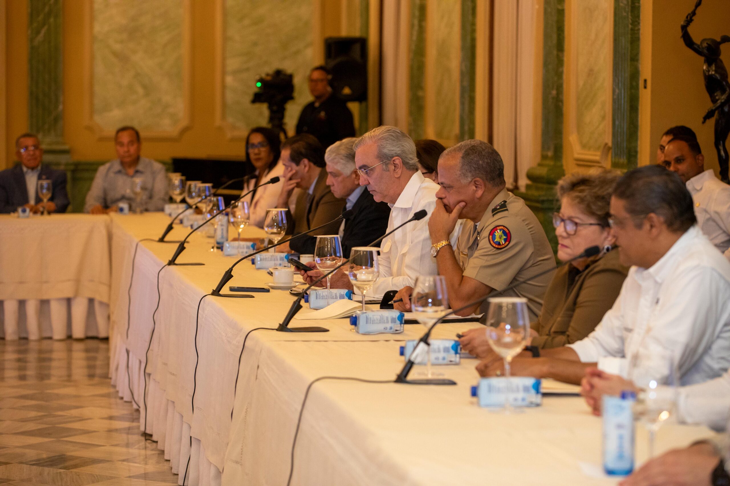 Gobierno mantiene sesión permanente por sistema frontal que causará lluvias en gran parte del país