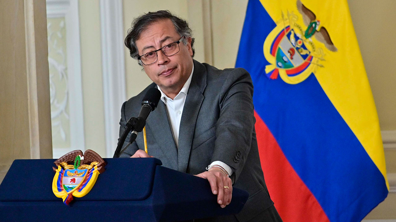 Petro ordena el regreso de la embajadora de Colombia en Ecuador y exige respeto al presidente ecuatoriano