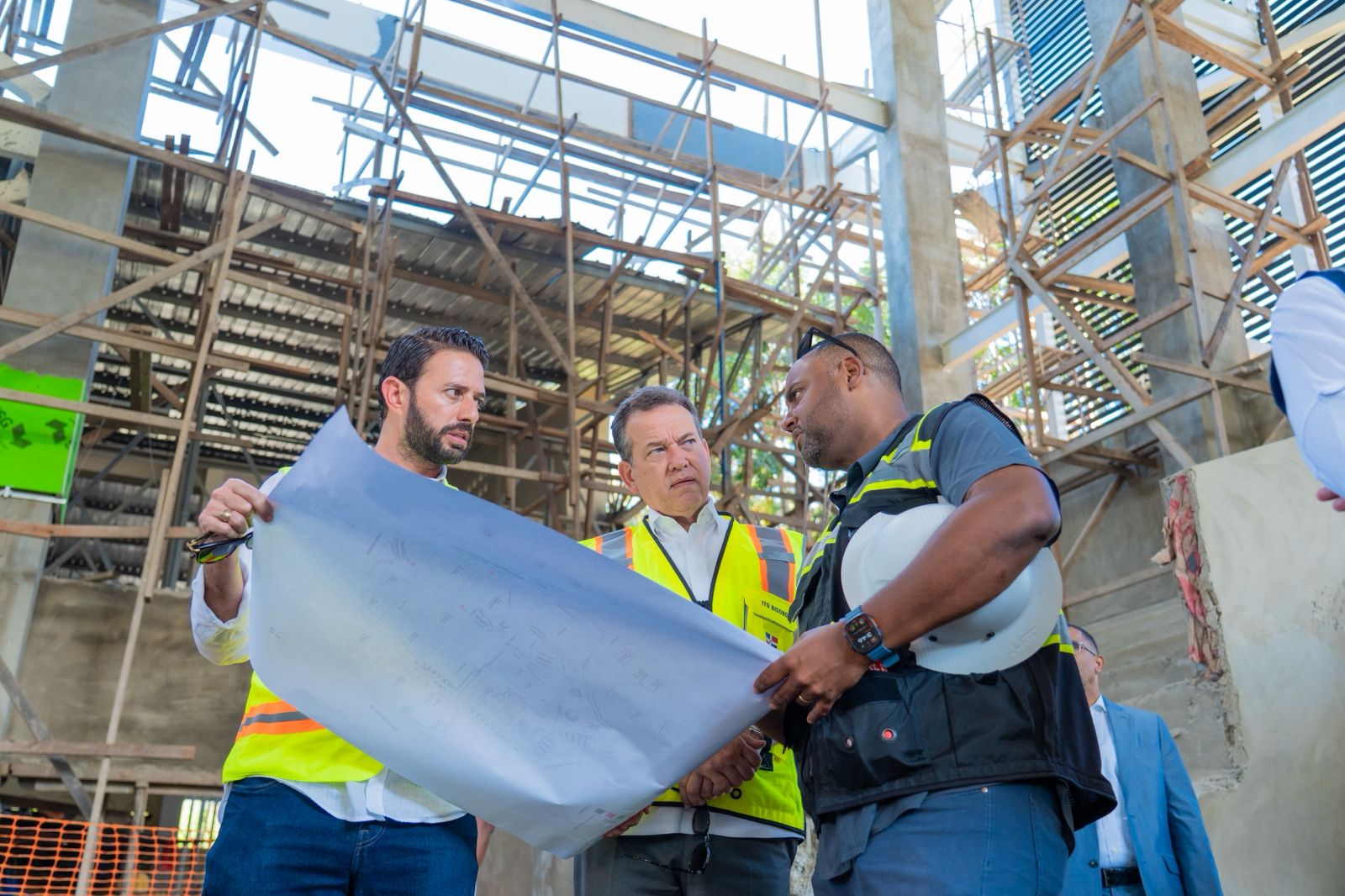 República Dominicana: Ministro de Industria, Comercio y Mipymes acelera entrega de obras deportivas en el Centro Olímpico