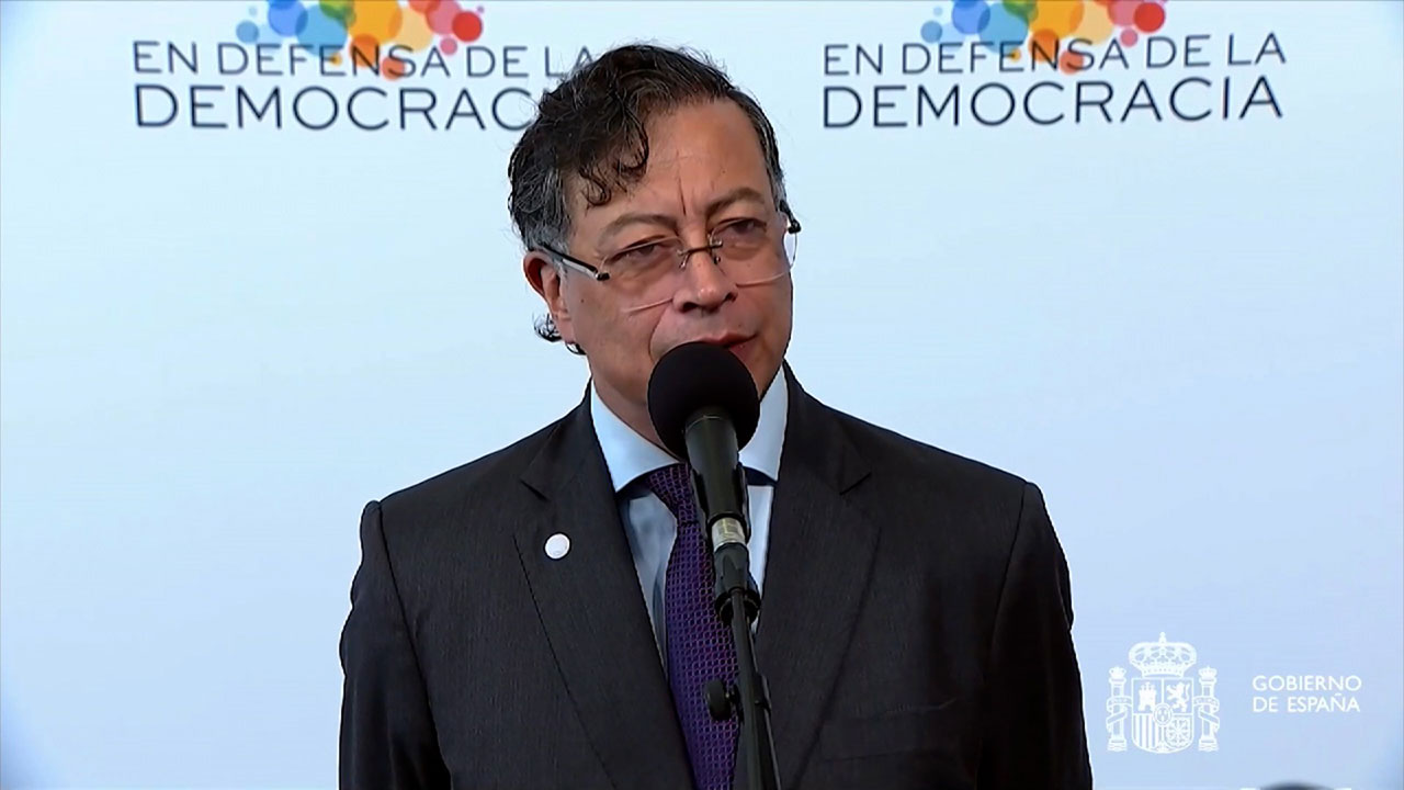 El presidente de la República colombiano dijo que un proceso de paz en Medio Oriente pone al mundo en la necesidad de salir del petróleo y apuntar a descarbonización de la economía