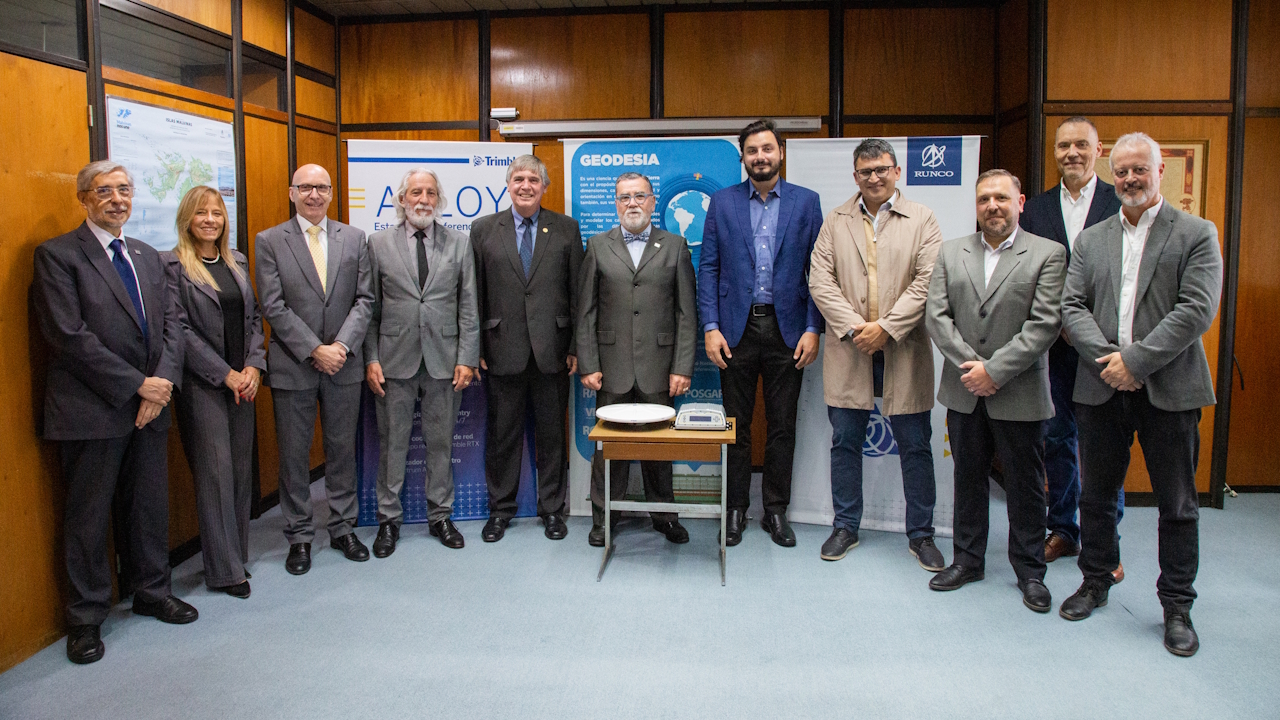 Instituto Geográfico Nacional firmó un convenio estratégico para la modernización de la Red Argentina de Monitoreo Satelital Continuo