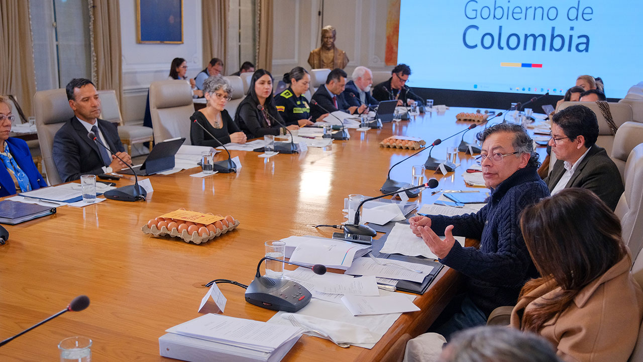 El presidente de la República colombiano pidió que en el presupuesto de 2027 se amplíe la cobertura de subsidios a madres cabeza de familia y el bono pensional