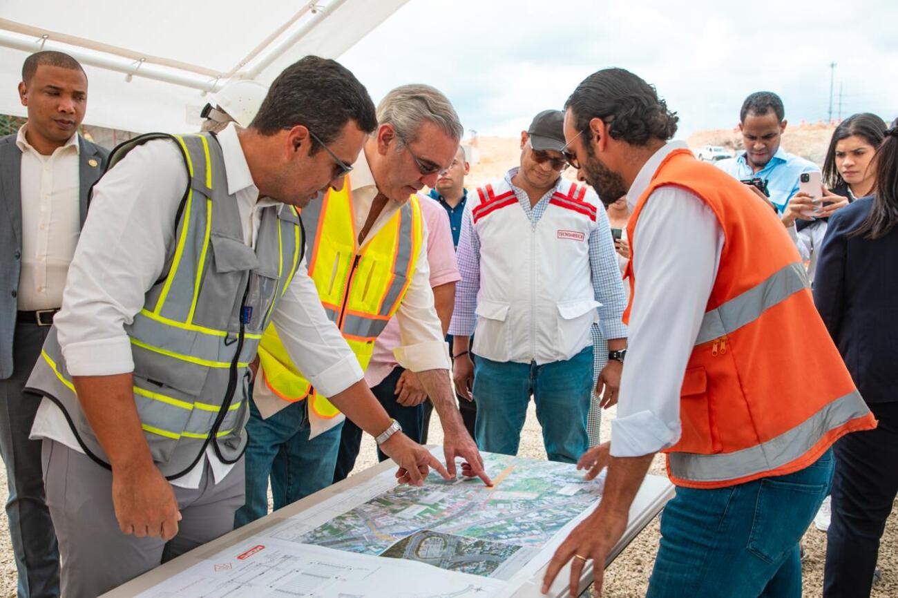 El presidente de la República Dominicana supervisa avances en la construcción de la avenida República de Colombia, ejecutada con fondos del contrato de Aerodom por casi RD 12,000 millones