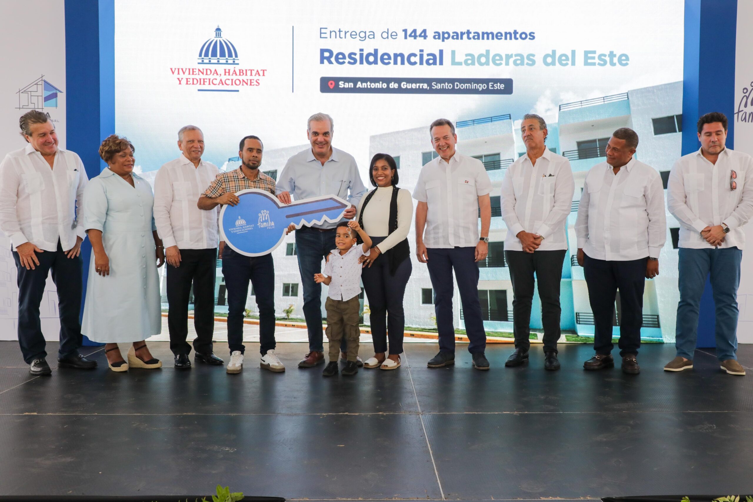 Presidente de la República Dominicana afirma que continuará respaldando construcciones de viviendas para beneficiar a los más necesitados