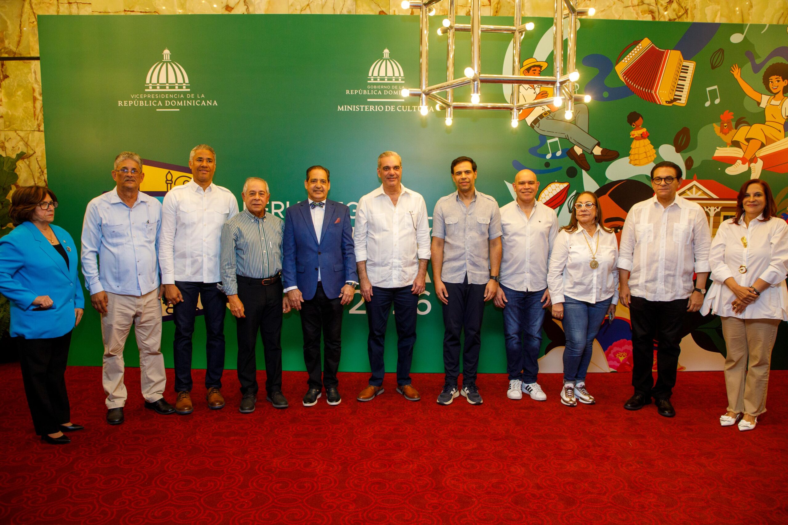 El presidente de la República Dominicana recorre la Feria Regional del Libro Santiago 2026 y llama a la población a visitarla