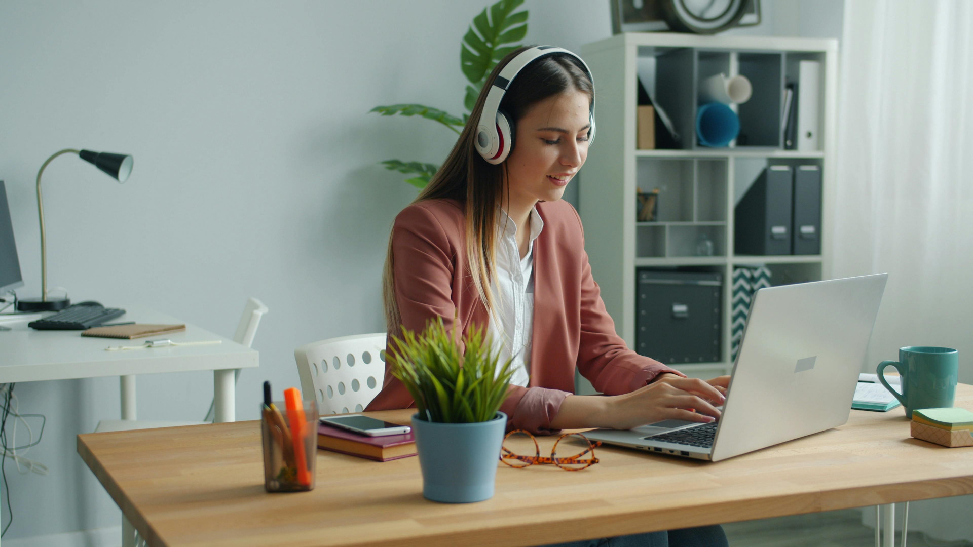 Santander actualiza su oferta de cursos e incorpora nuevas propuestas para el desarrollo profesional.