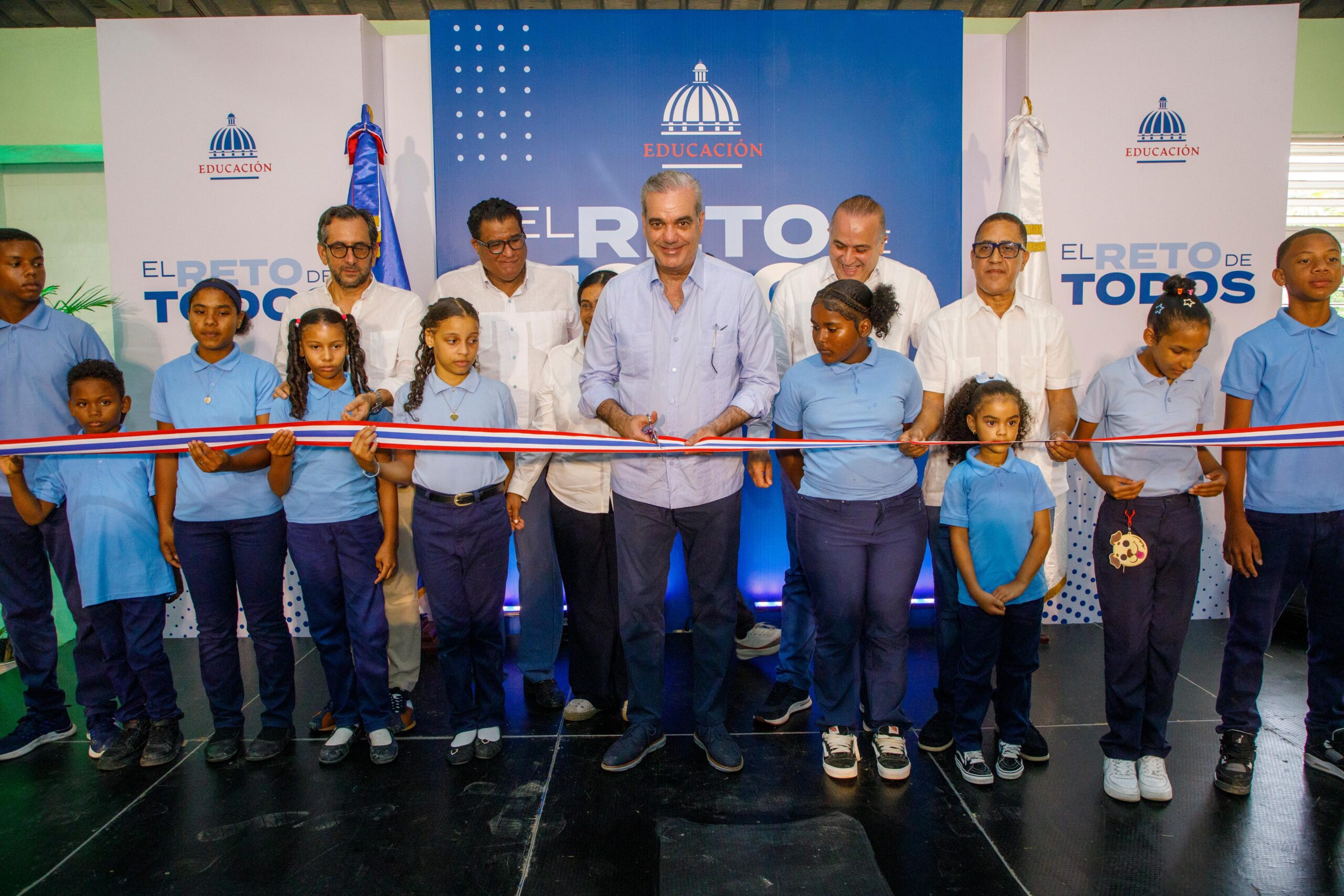 Nuevo liceo es inaugurado por el presidente de la República dominicana tras 14 años de espera