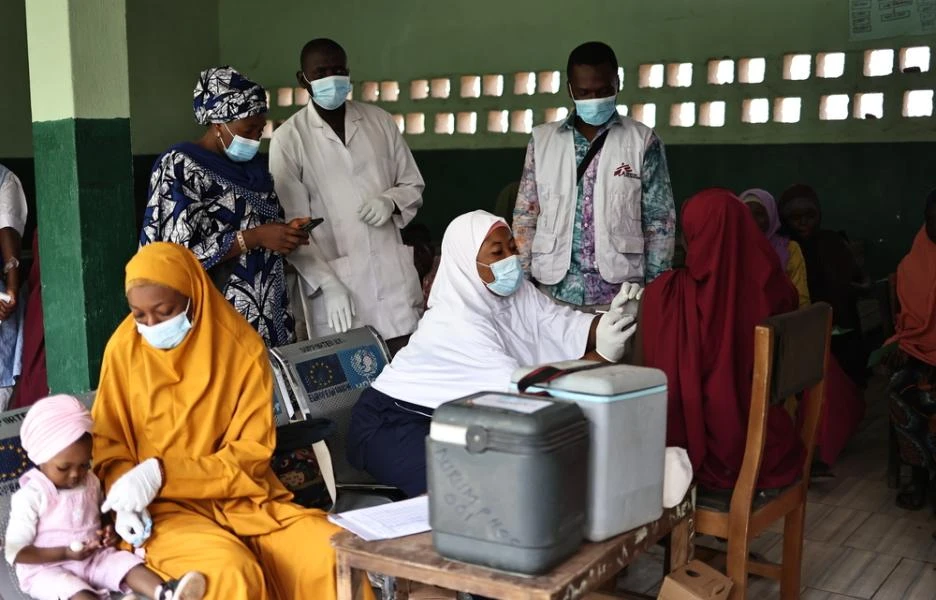 Campaña masiva de vacunación infantil en Maiduguri para combatir uno de los peores brotes de difteria