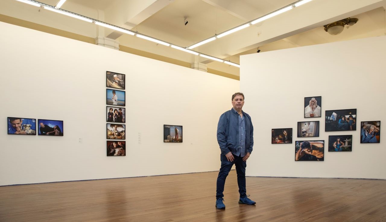 Argentinos 1995-2025: exposición de Maximiliano Vernazza sobre las figuras que marcaron época