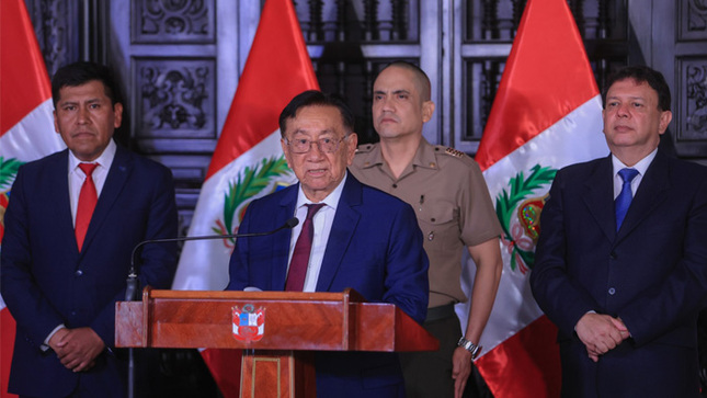 Presidente de Perú firma contratos para modernizar el hospital regional de Puno que beneficiará a más de un millón de peruanos