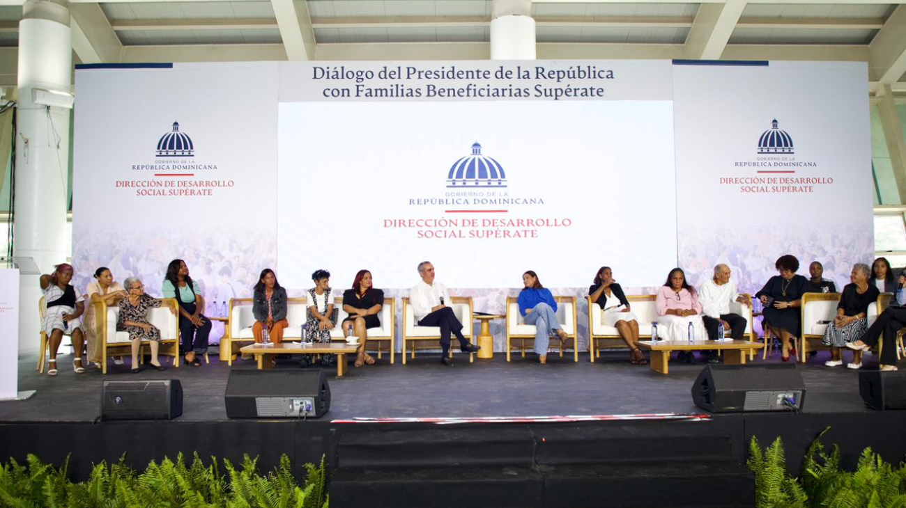 Presidente de la República Dominicana escucha a 6,000 familias y reafirma su apoyo a Supérate, que impacta a más de 1.4 millones de hogares