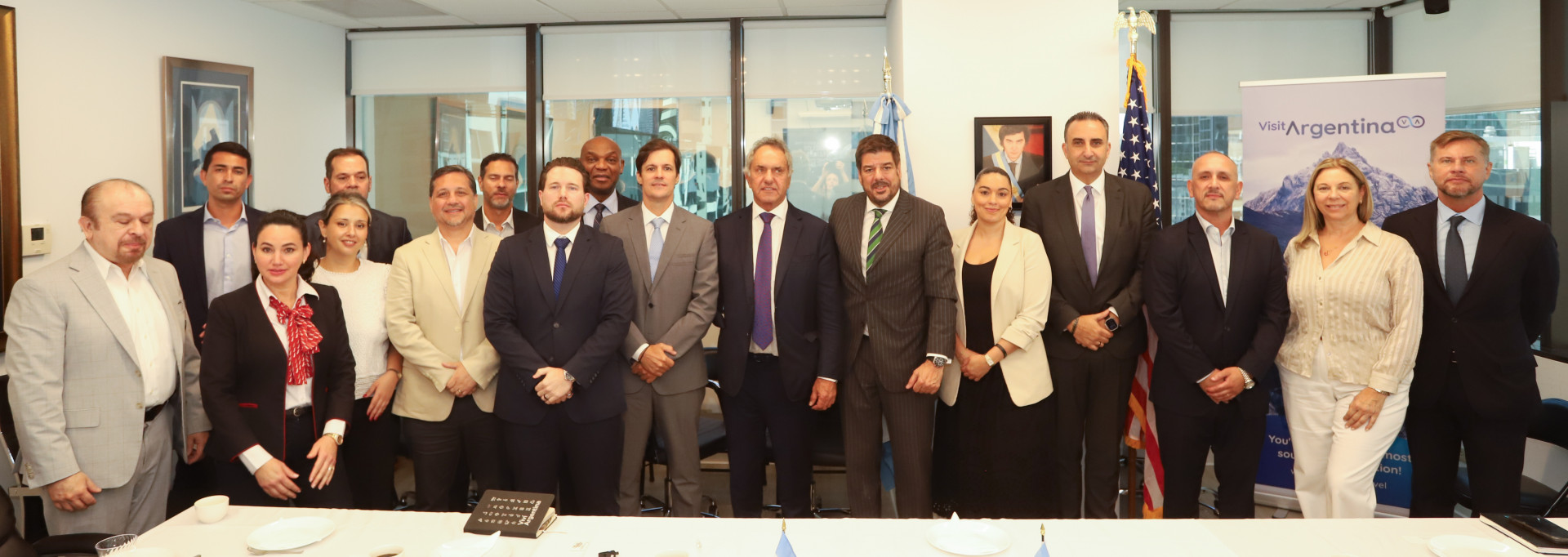 Presidente de Argentina propone superar los 550.000 turistas estadounidenses por año.