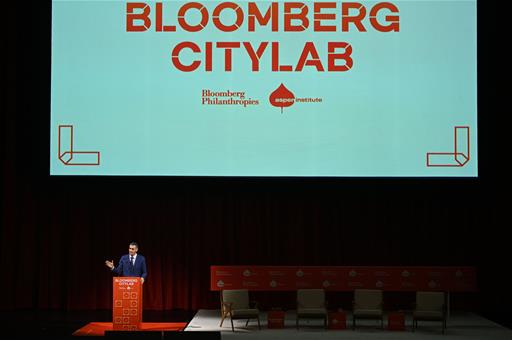 España: Pedro Sánchez afirma que las ciudades ya no solo gestionan lo local, también determinan el curso de lo global