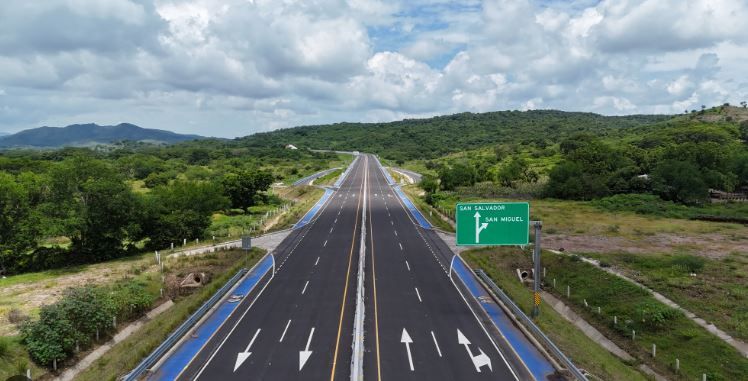Ministerio de Obras Públicas obtiene respaldo para incorporar fondos a obras complementarias en el Periférico Gerardo Barrios