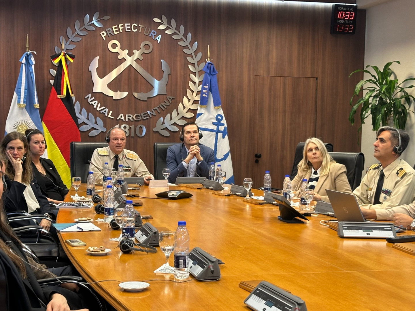 Prefectura Naval Argentina analiza la importancia geopolítica de la Antártida junto a referentes internacionales