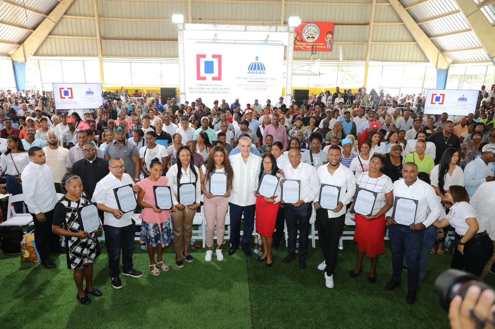 El presidente de la República dominicana entregará títulos de propiedad, tres techados escolares y remozamiento del club Los Cachorros este domingo