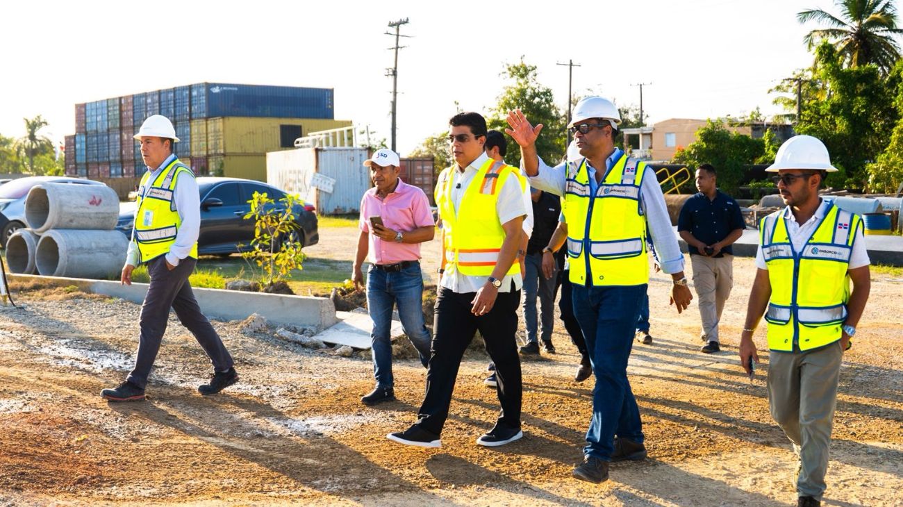 CAASD amplía jornada para acelerar trabajos en avenida San Vicente de Paúl, República Dominicana