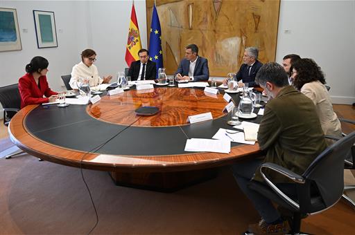 Gobierno de España anuncia que el buque MV Hondius llegará a Canarias en tres días y garantiza que no supondrá ningún riesgo para la población ni para la actividad económica