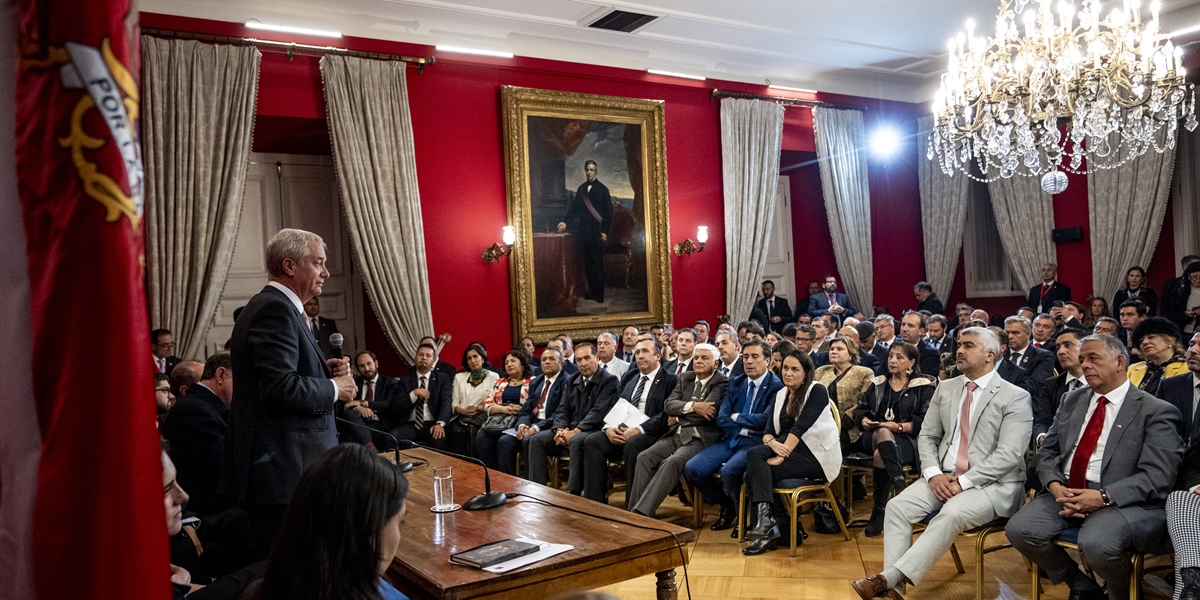 S.E. el Presidente de la República chilena, José Antonio Kast, lidera encuentro con más de 130 alcaldes en La Moneda