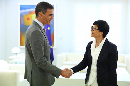 Presidente de la República española recibe a la comisaria europea de Ampliación
