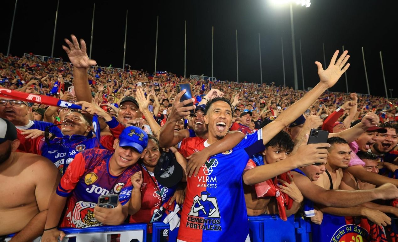 FAS recibirá reconocimiento tras coronarse campeón y Rey de Copas del fútbol salvadoreño