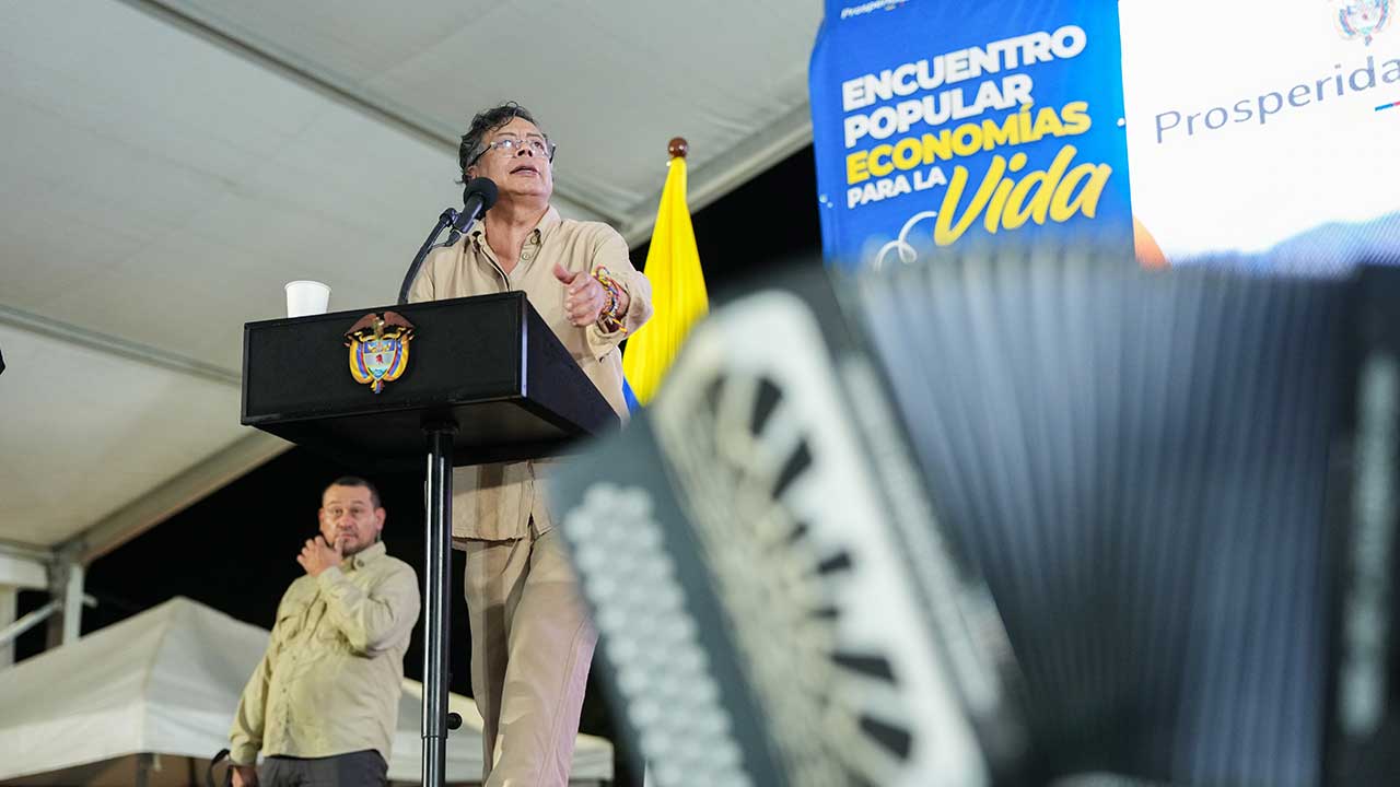Presidente de la República colombiano propuso un pacto entre la comunidad Wayuu y Glencore para convertir La Guajira en polo de desarrollo económico y social
