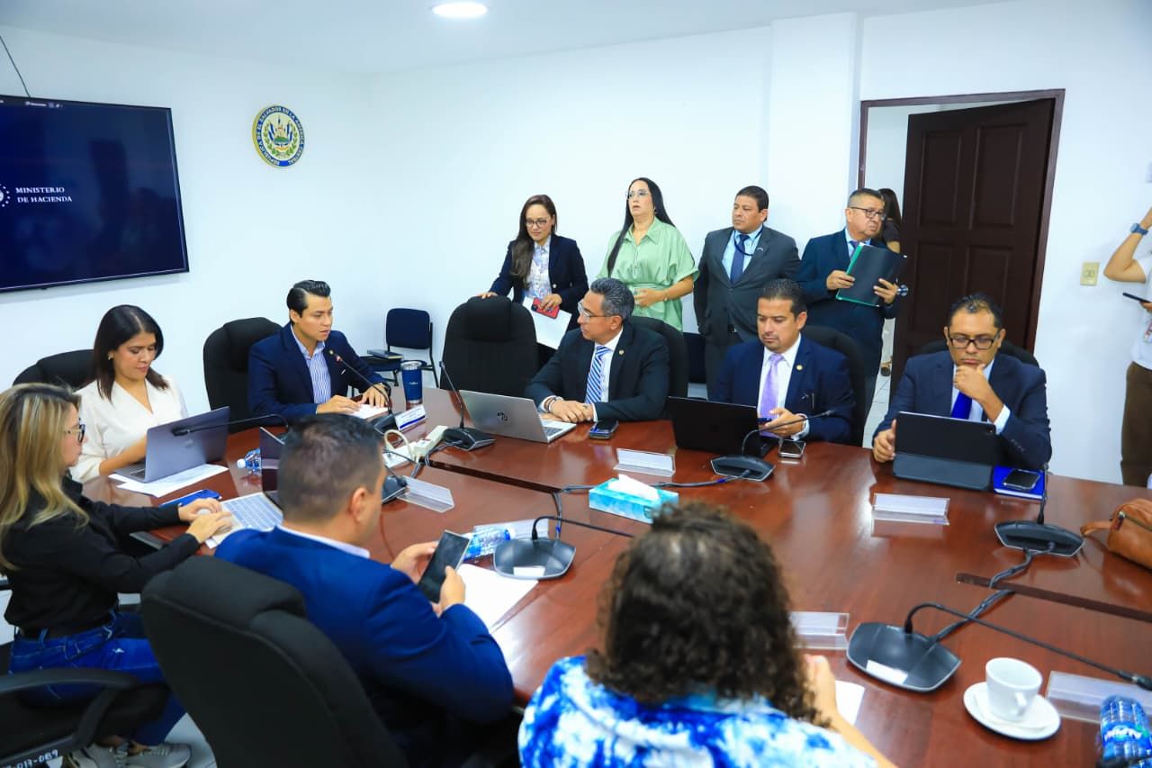 Hacienda supervisaría viabilidad fiscal de proyectos bajo ley de alianzas público-privadas