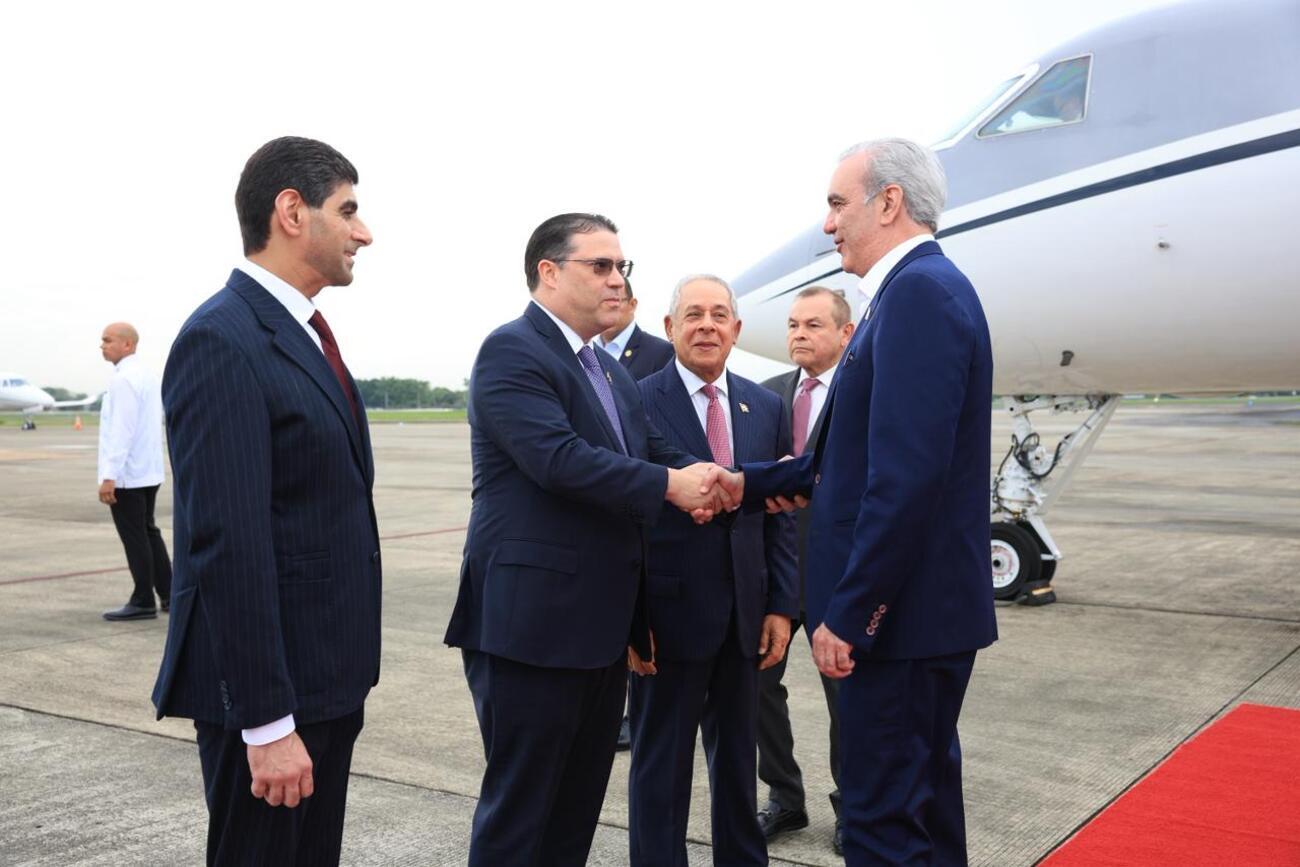 Presidente de República Dominicana llega a Panamá, donde será orador principal del Congreso Mundial de Zonas Francas
