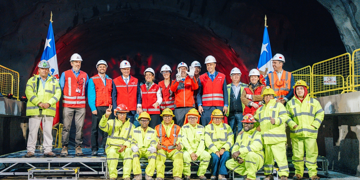El presidente de la República chileno José Antonio Kast participa en el hito constructivo del encuentro de túneles de la Línea 7 del Metro El presidente de la República chileno José Antonio Kast participa en el hito constructivo del encuentro de túneles de la Línea 7 del Metro