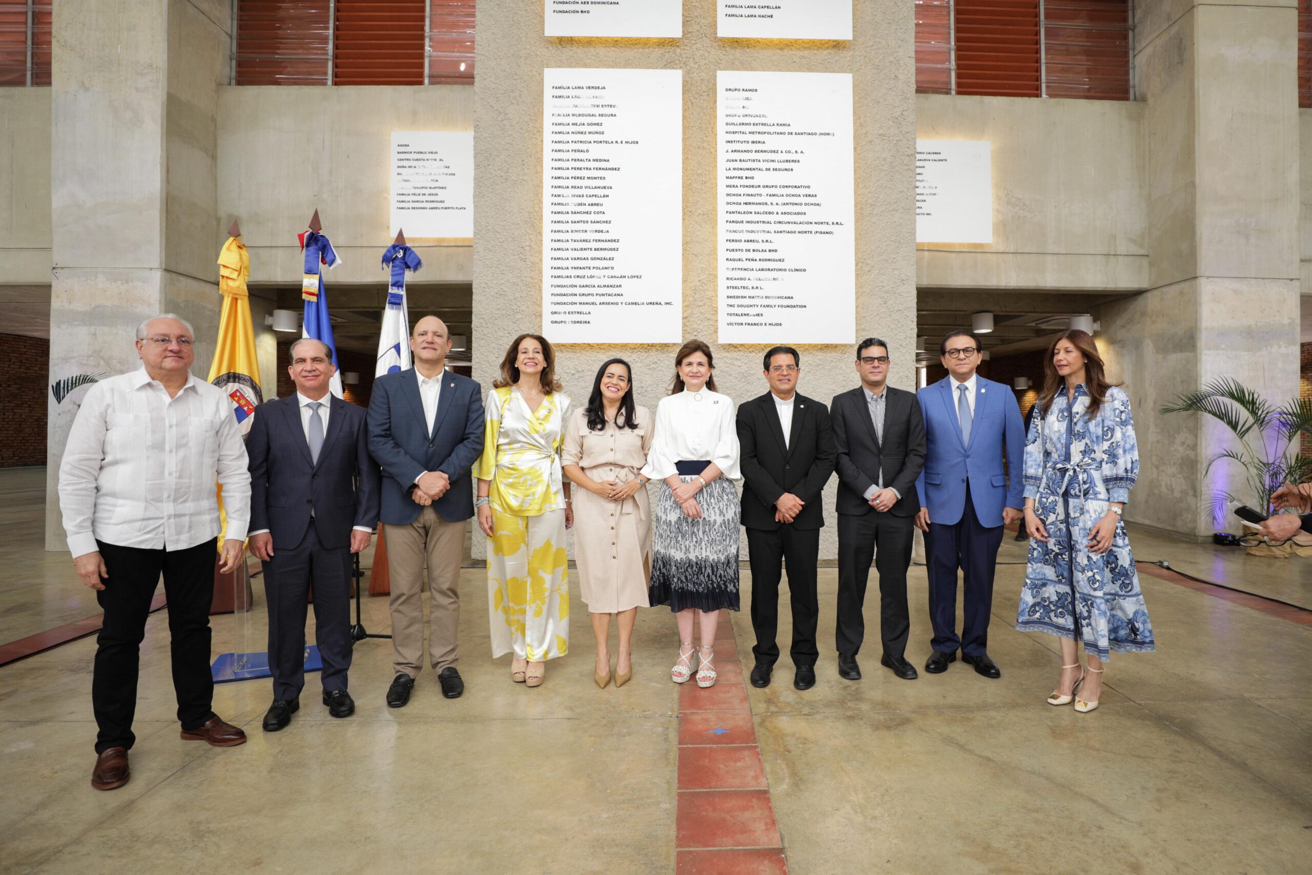 República Dominicana: Vicepresidenta Raquel Peña encabeza develamiento del mural de nuevos miembros de Guardianes de la Academia de la PUCMM