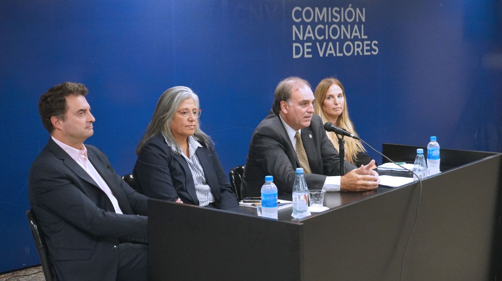 Big Bang regulatorio en consulta pública en Argentina: reuniones con actores del mercado de capitales y firmas de abogados líderes