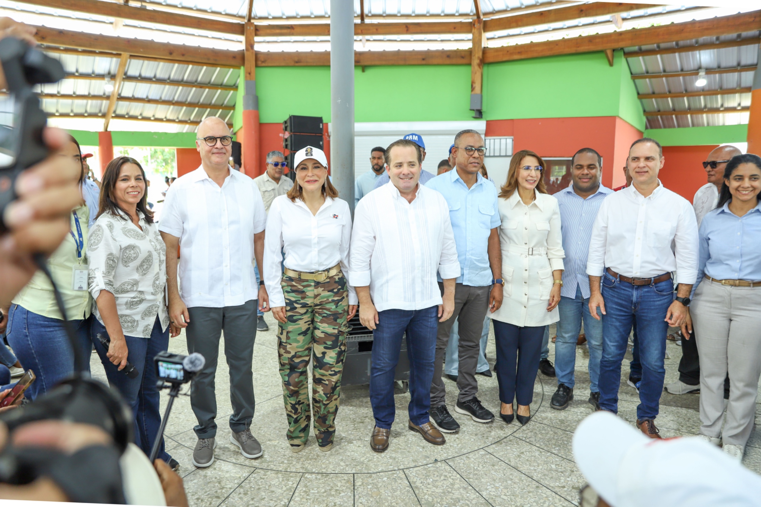 Entregan segundo Bono de Emergencia a familias afectadas por lluvias en Villa Montellano, República Dominicana