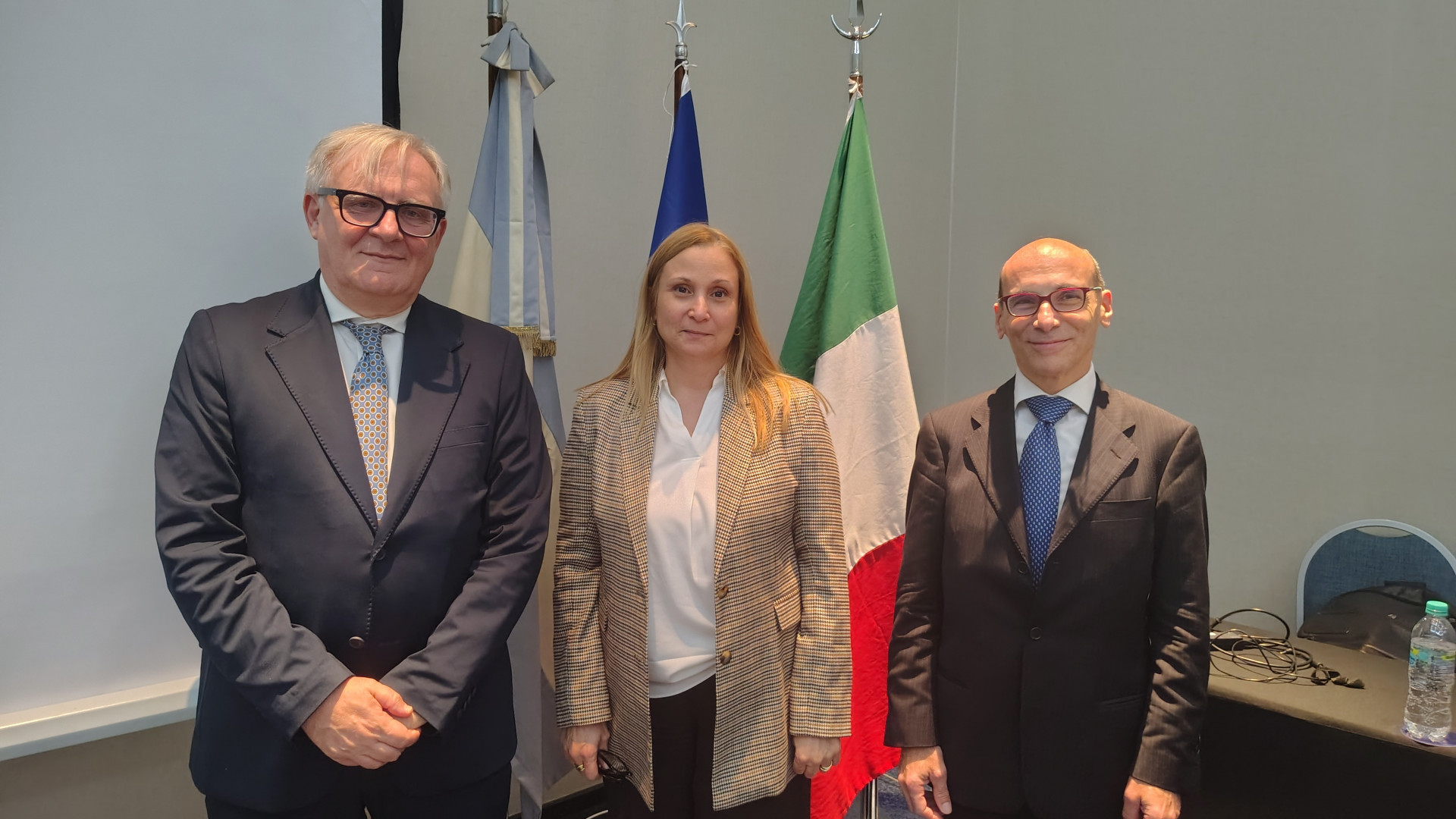 Buenos Aires, Argentina: Primer Taller Subregional hacia una estrategia regional anticorrupción