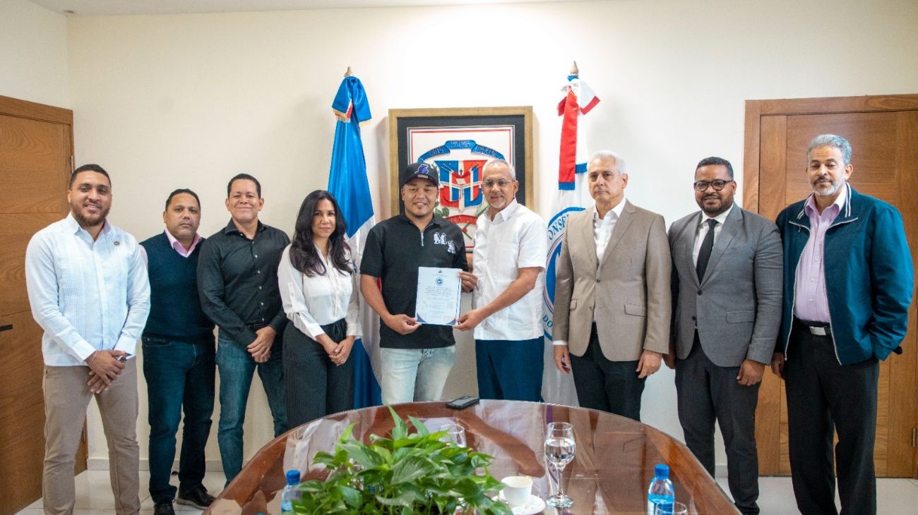Consejo Nacional de Drogas entrega protocolo de atención y rehabilitación a la fundación El Africano con mi Barrio