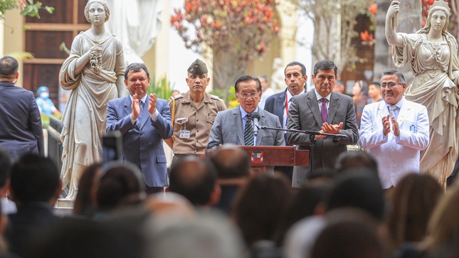 Hospital Dos de Mayo será modelo a seguir en Perú, afirma Balcázar