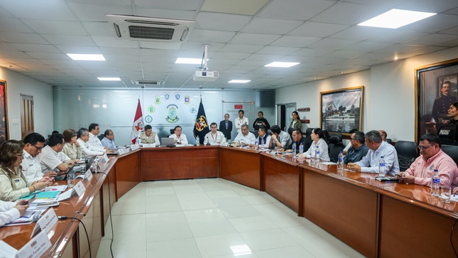 Presidente de Perú escuchó principales demandas de alcaldes distritales y provinciales de Loreto