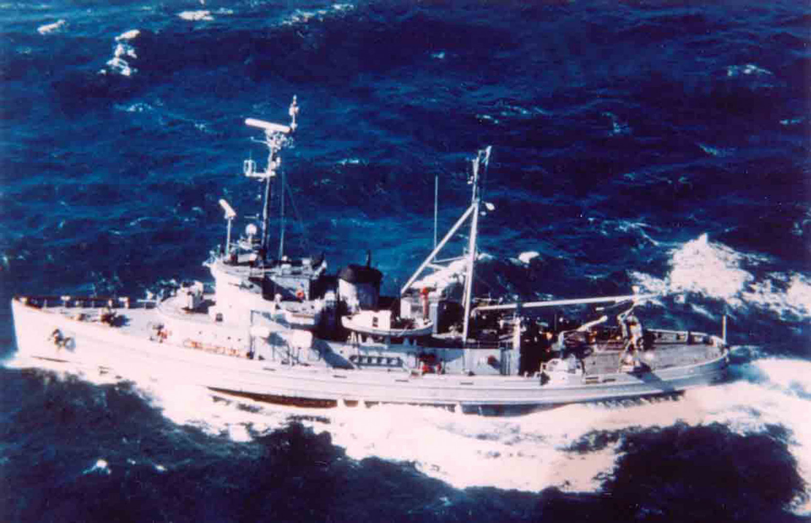 Malvinas, 44 años: ARA Alférez Sobral y rescate de sobrevivientes del Belgrano
