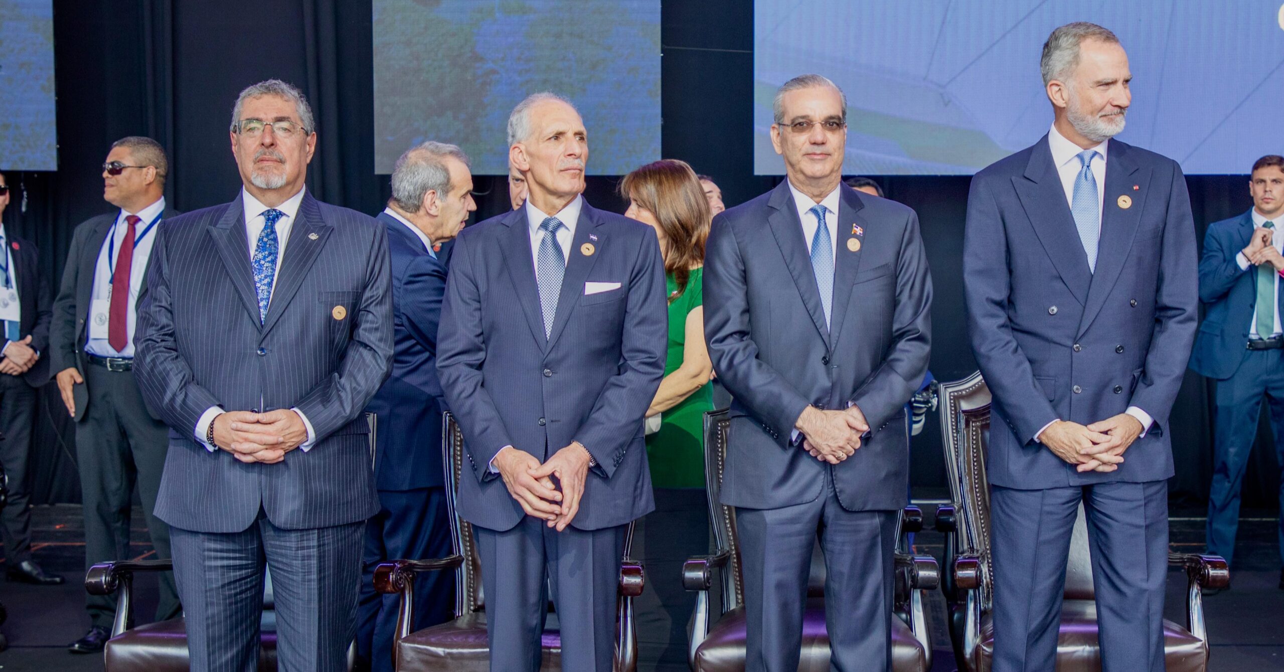 El presidente de la República Dominicana participó en la transmisión de mando de la presidenta de Costa Rica, en el Estadio Nacional