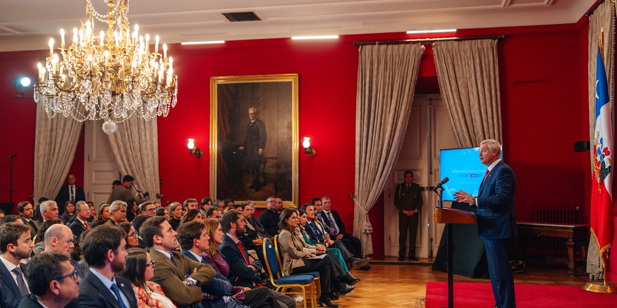 José Antonio Kast encabeza lanzamiento del Plan Nacional de Entornos Digitales Seguros para proteger a niños y adolescentes José Antonio Kast encabeza lanzamiento del Plan Nacional de Entornos Digitales Seguros para proteger a niños y adolescentes
