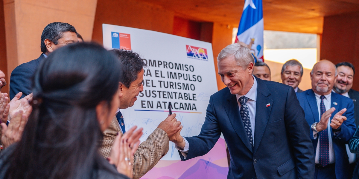 José Antonio Kast participa en firma de convenio para promover el turismo en Atacama, Chile, con Sernatur José Antonio Kast participa en firma de convenio para promover el turismo en Atacama, Chile, con Sernatur