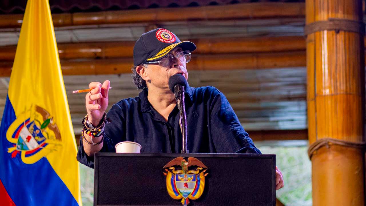 Colombia: no hay negociaciones de paz con banda criminal que asesinó al periodista Mateo Pérez, afirma el presidente de la República colombiano