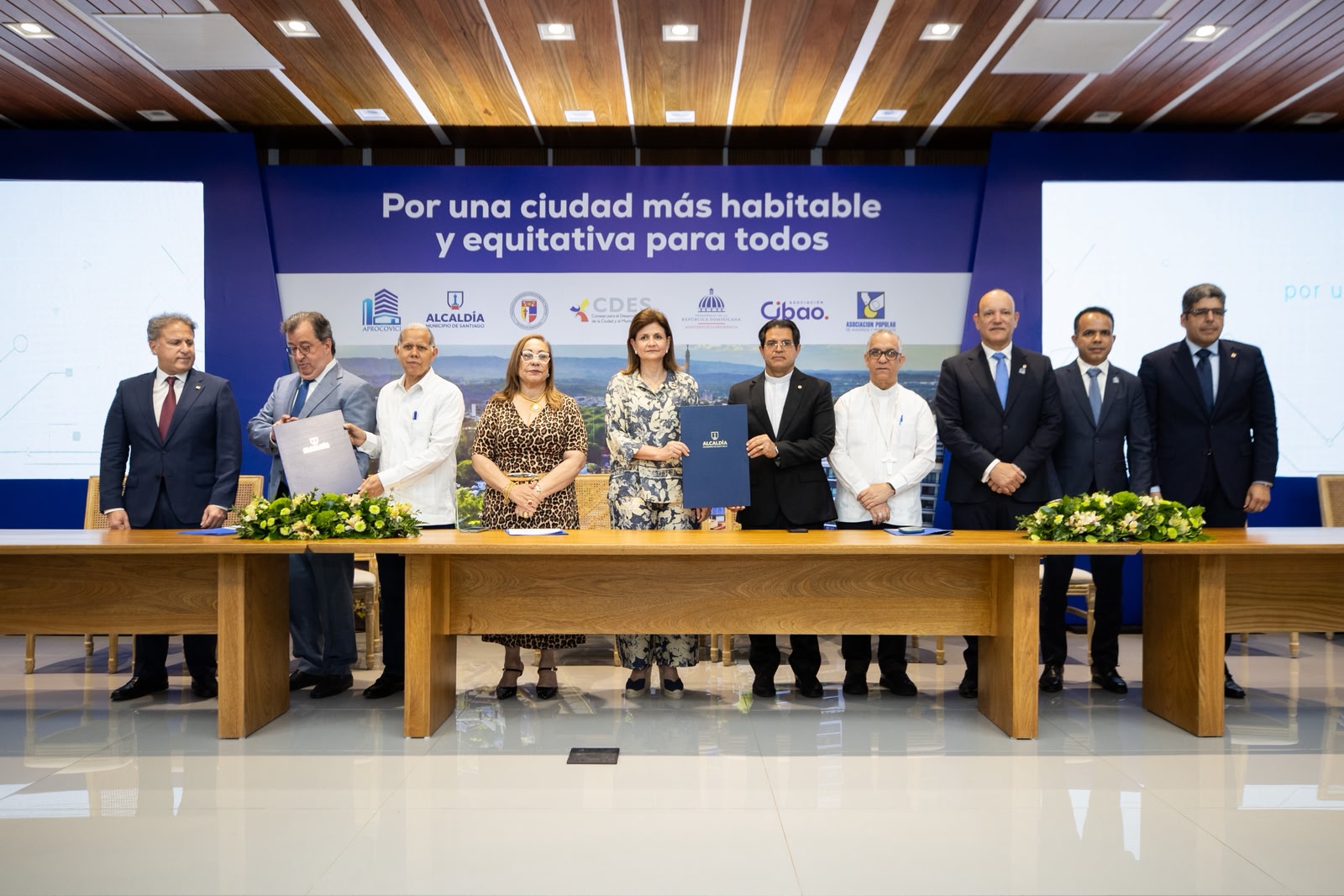 Vicepresidenta Raquel Peña encabeza firma del Pacto por una Mejor Ciudad para impulsar visión de futuro de Santiago, República Dominicana